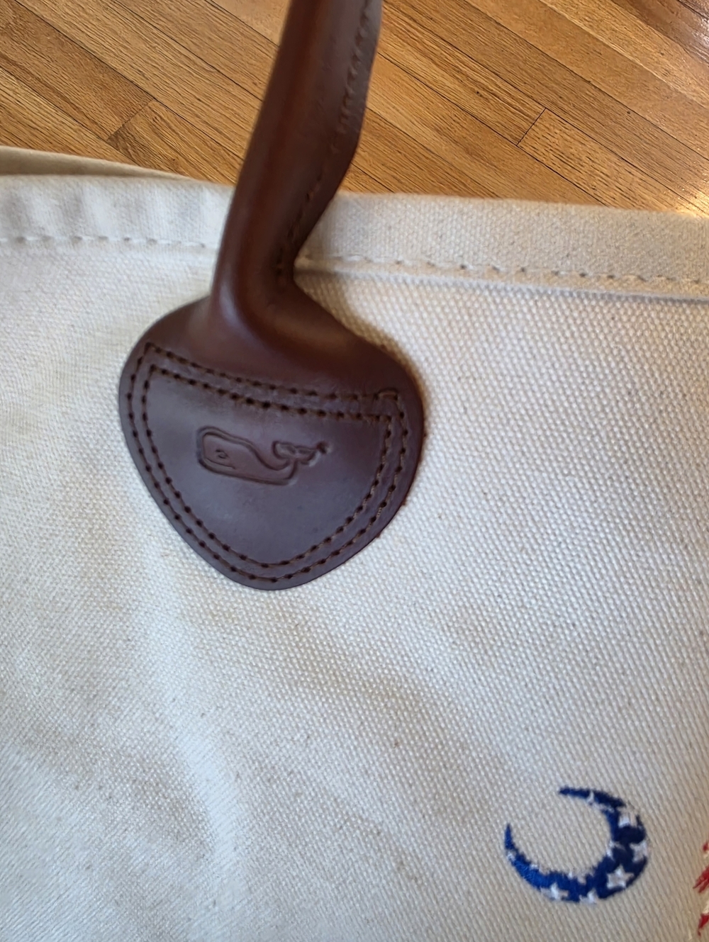 Vineyard Vines Palm And Crescent Tote - Picture 5 of 6